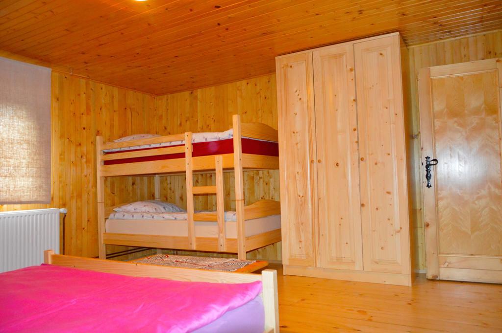 Brunarica Petric - Bela Krajina - Komarna Vas - Smucisce Gace - Semic Luaran gambar